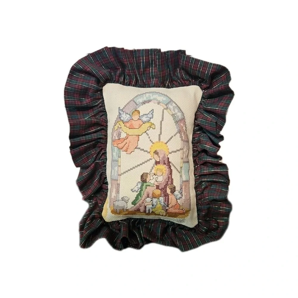 Lot‎ 3 Vtg Christmas Needlepoint Pillows Santa 3 Wise Men Manger Scene